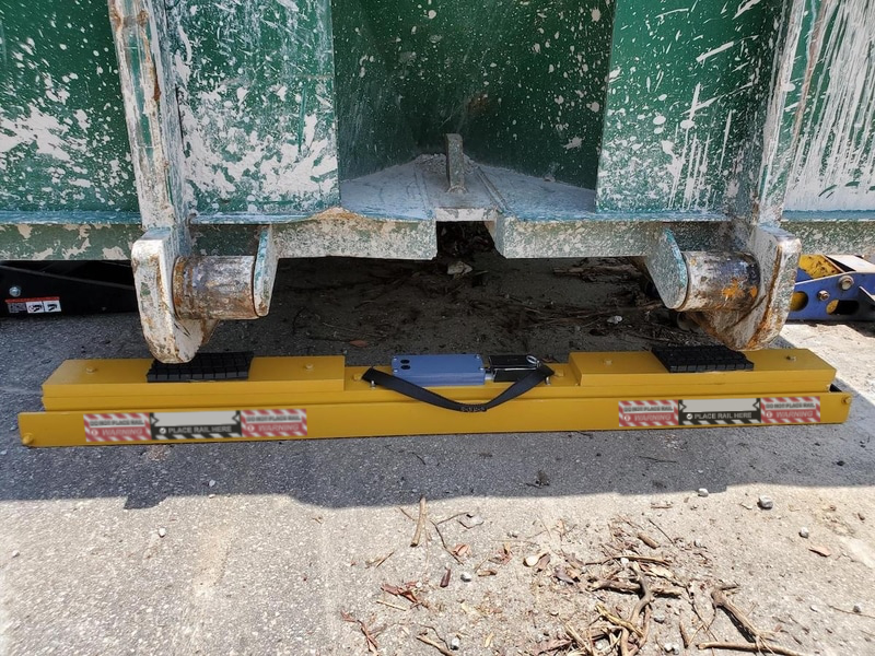 container on bar
